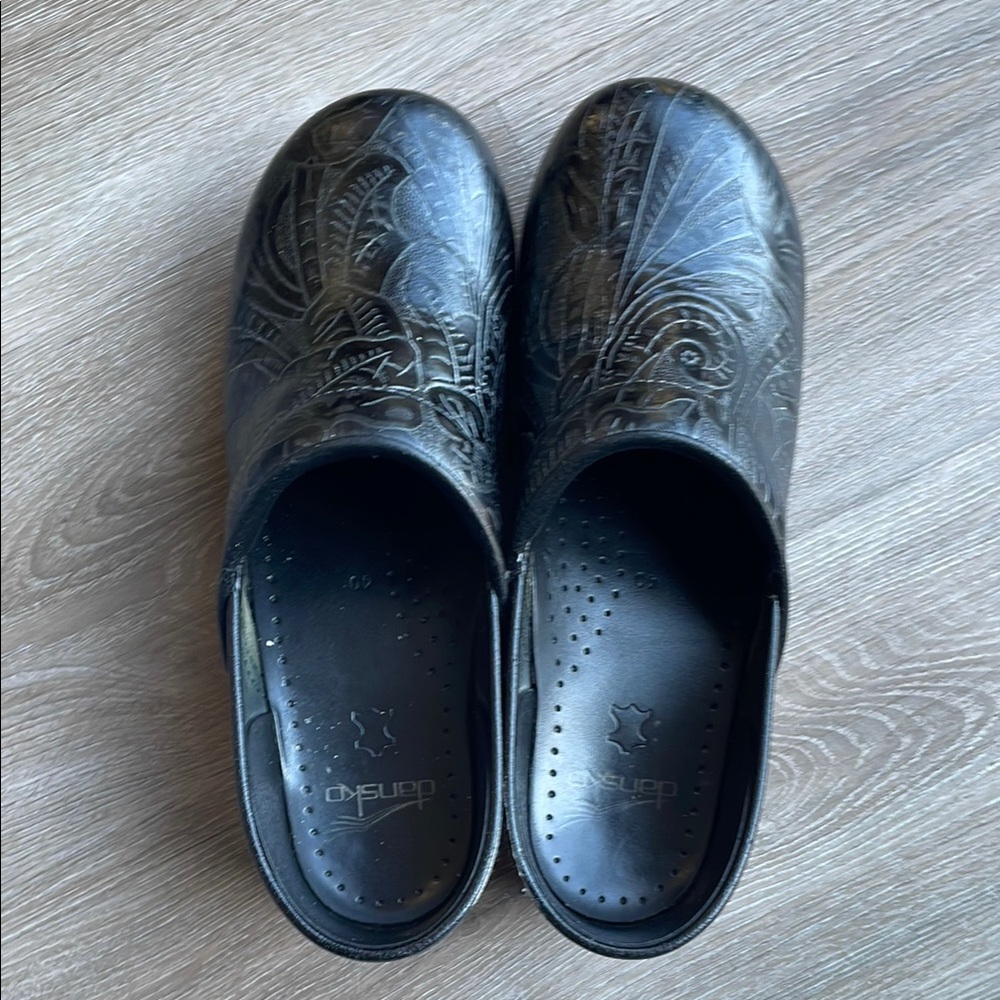 Dansko Black Embossed Clogs size 40